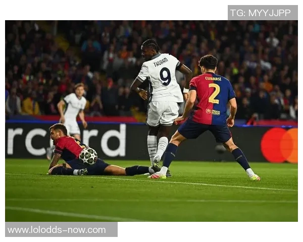 英超激战巴黎圣日耳曼逆转巴萨帽子戏法引爆全场激情瞬间回顾