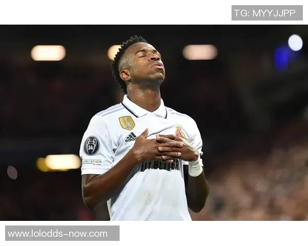 欧冠经典对决：尤文图斯逆转皇马神扑瞬间成比赛转折点分析