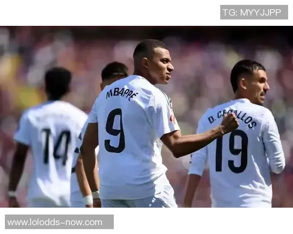 中超赛场惊现经典对决AC米兰逆转巴萨引发热议与讨论